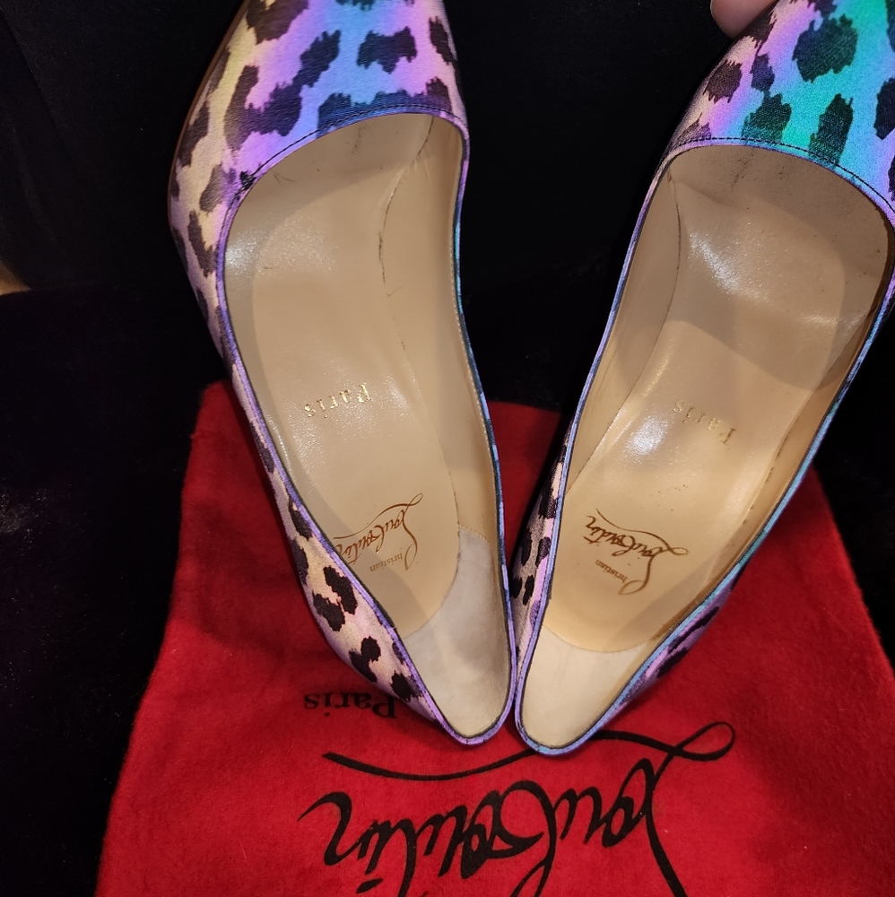 Christian Louboutin - Picture 4 of 7